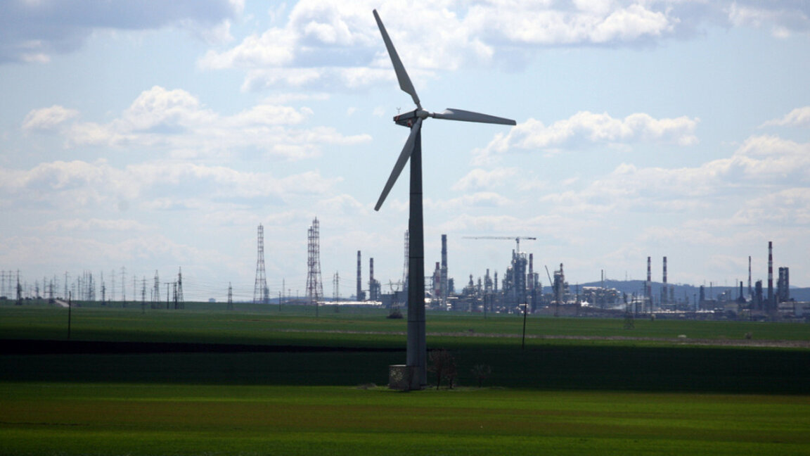 Ветрогенератор в района на Бургас