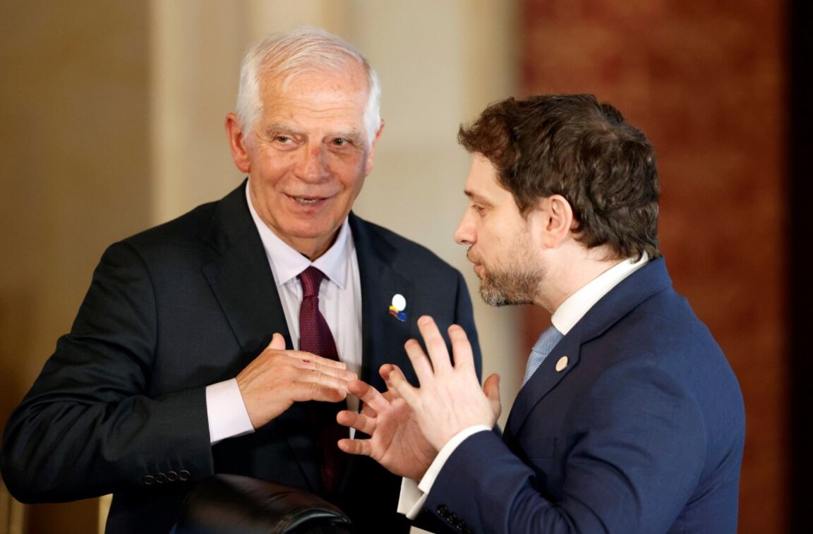 Джонатан Файнър (вдясно) и върховният представител на ЕС за външната политика ЕС Жозеп Борел - Венецуела, 25 април 2023