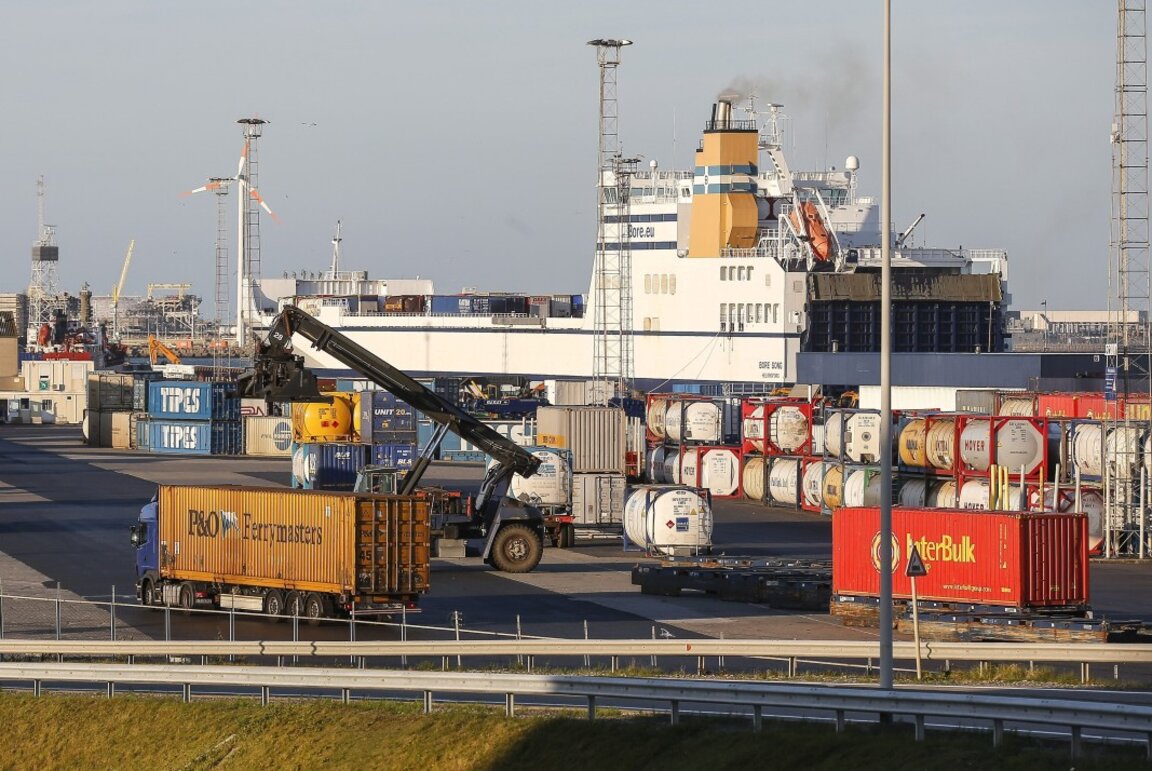 На пристанище Зеебрюге, Белгия, архив.