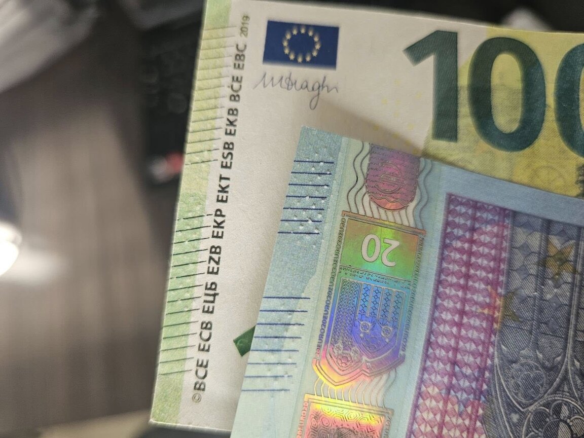 Пипни! Погледни! Наклони!