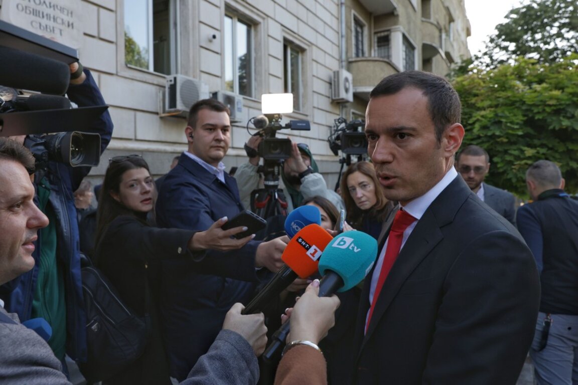 Кметът на София на среща с протестиращите от градския транспорт