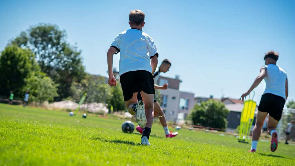 Престижна спортна академия избра Царево за тренировъчен лагер