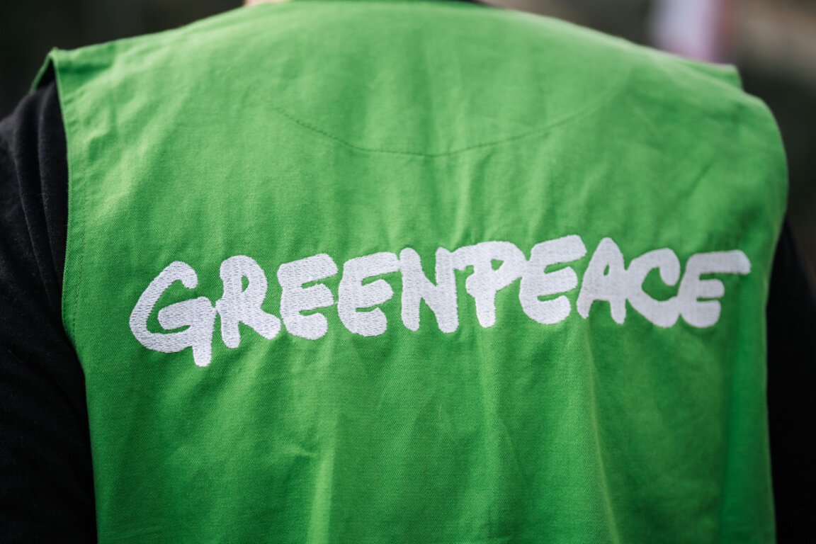 Акция на "Грийнпийс" пред ТЕЦ "Марица 3"