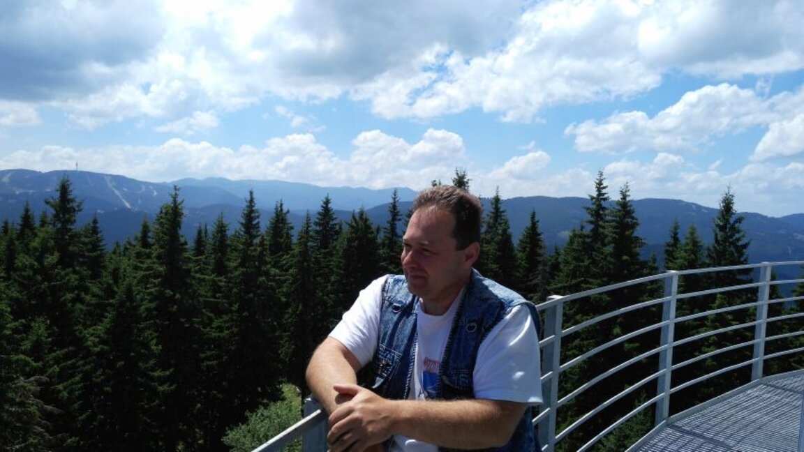 Директорът на Националната астрономическа обсерватория "Рожен" доцент Никола Петров