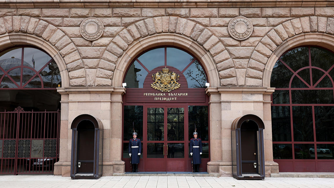 Президентът връчва първия мандат за нов ...