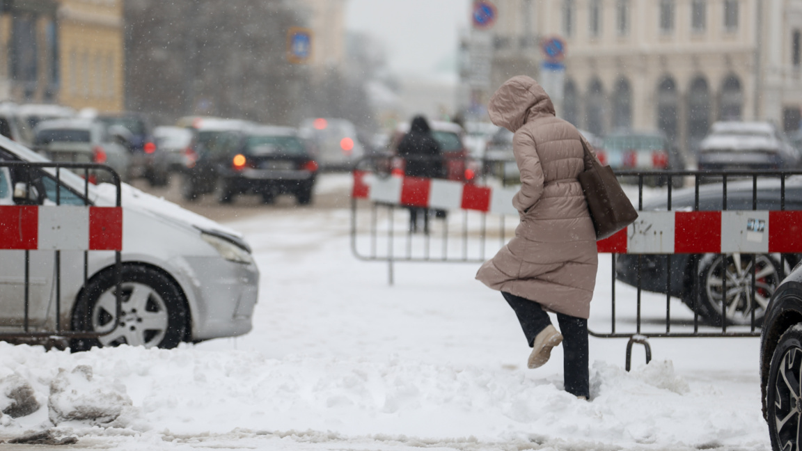 Над 140 души с фрактури са потърсили помощ в "Пирогов" заради заледени тротоари