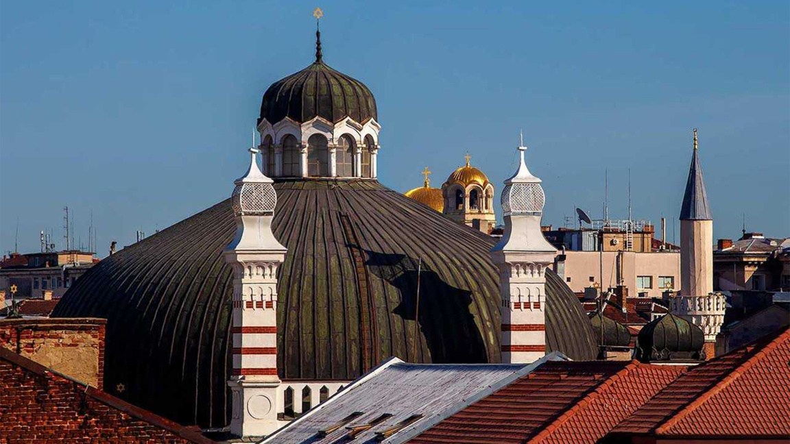 Фотос на Ники Давидов в Израел представя...