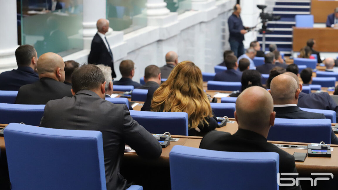 На първо четене: Депутатите гласуват промени в Закона за движението по пътищата