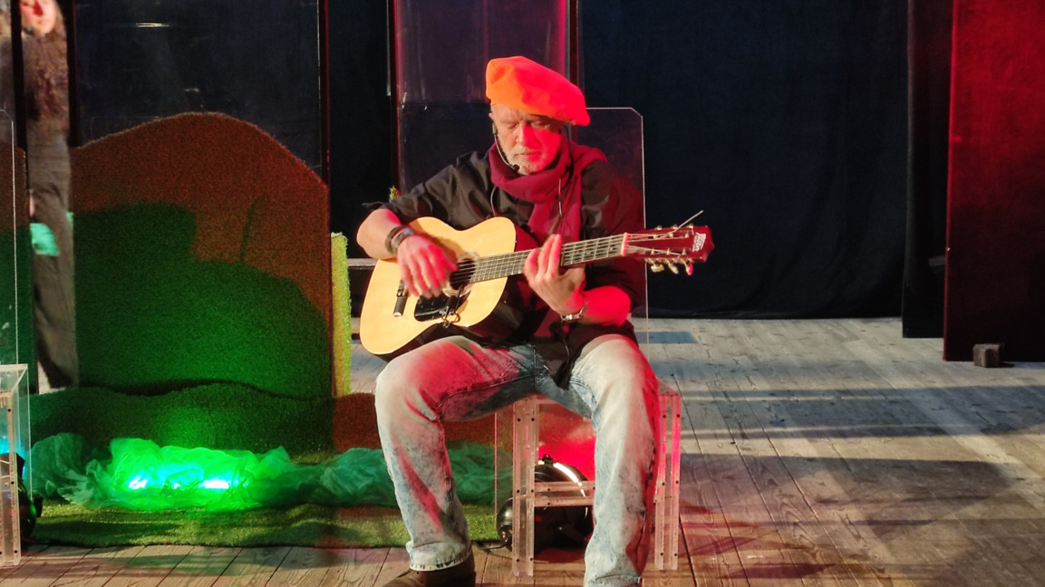 Сладкопойното магаре с премиера в Шумен...