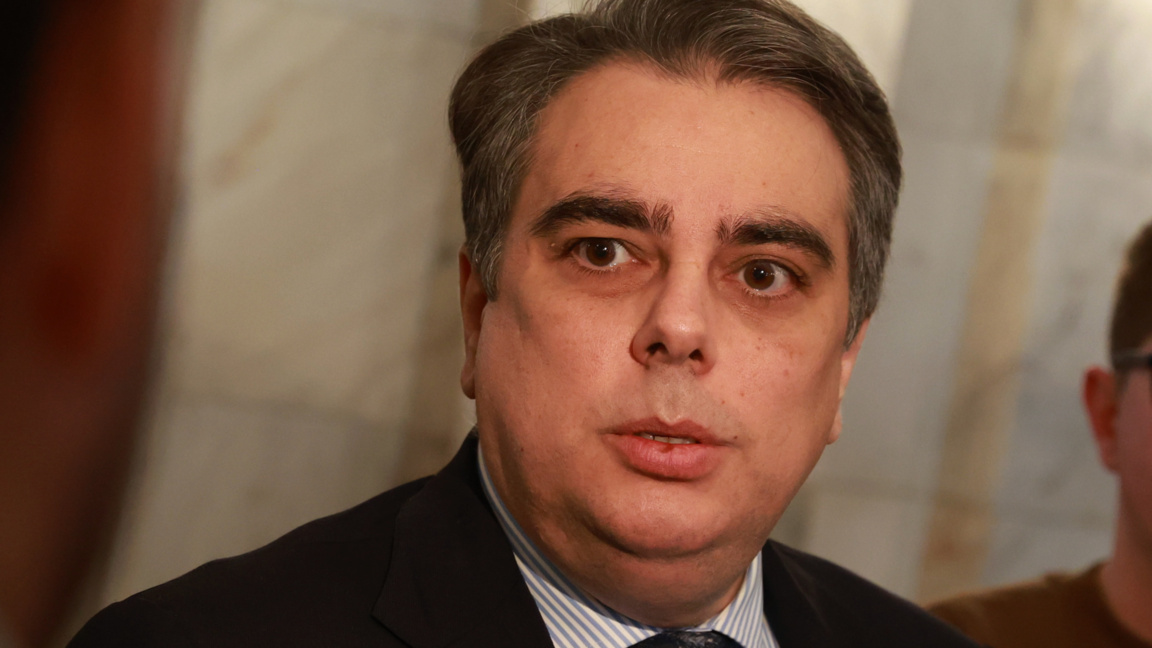 Асен Василев прогнозира избори на 29 мар...