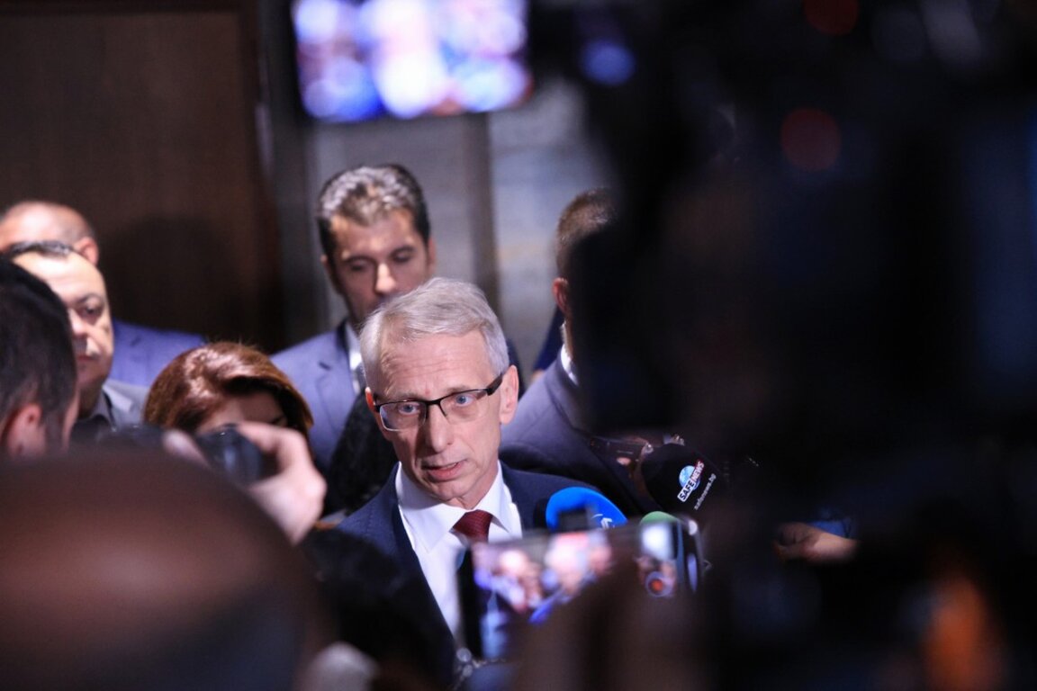 Изявление на премиера след проведена среща с протестиращите миньори и енергетици - 3 октомври 2023 г.